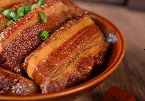 红烧扣肉视频,色泽红亮，肥而不腻，制作步骤详解