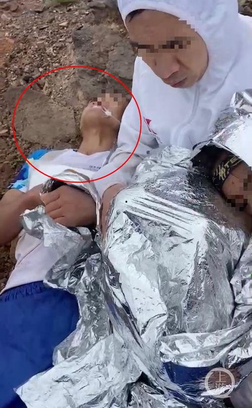 躺着吐视频,揭秘网络热传“躺着吐”视频背后的故事