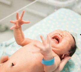 拥抱反射视频,揭秘婴儿神奇的本能反应