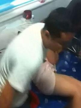 扒伴娘衣服的视频,揭秘婚礼现场尴尬瞬间